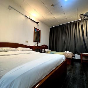 Bilik mewah bertiga